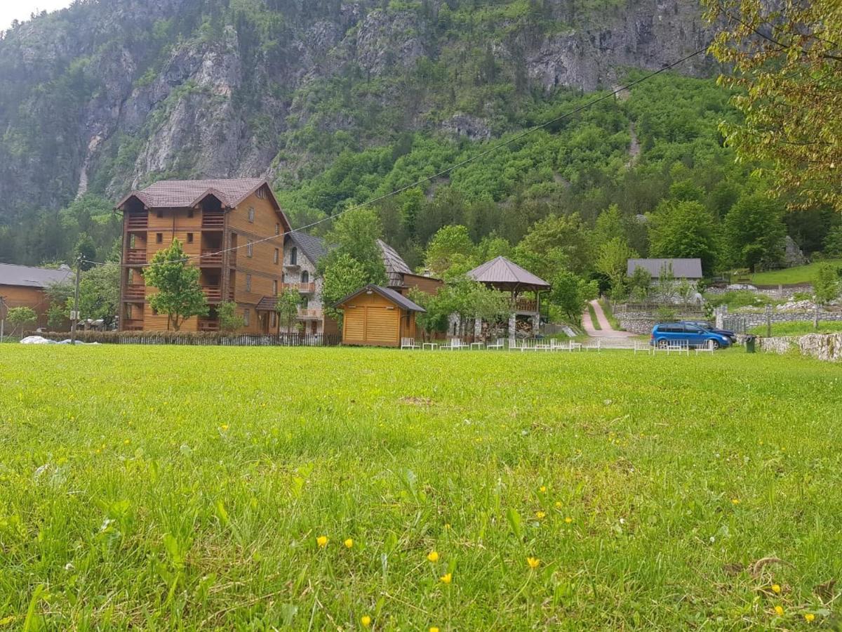Residence Quku Valbones Bagian luar foto